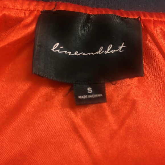 Line & Dot Cold Shoulder Top SZ Small - Picture 3 of 4